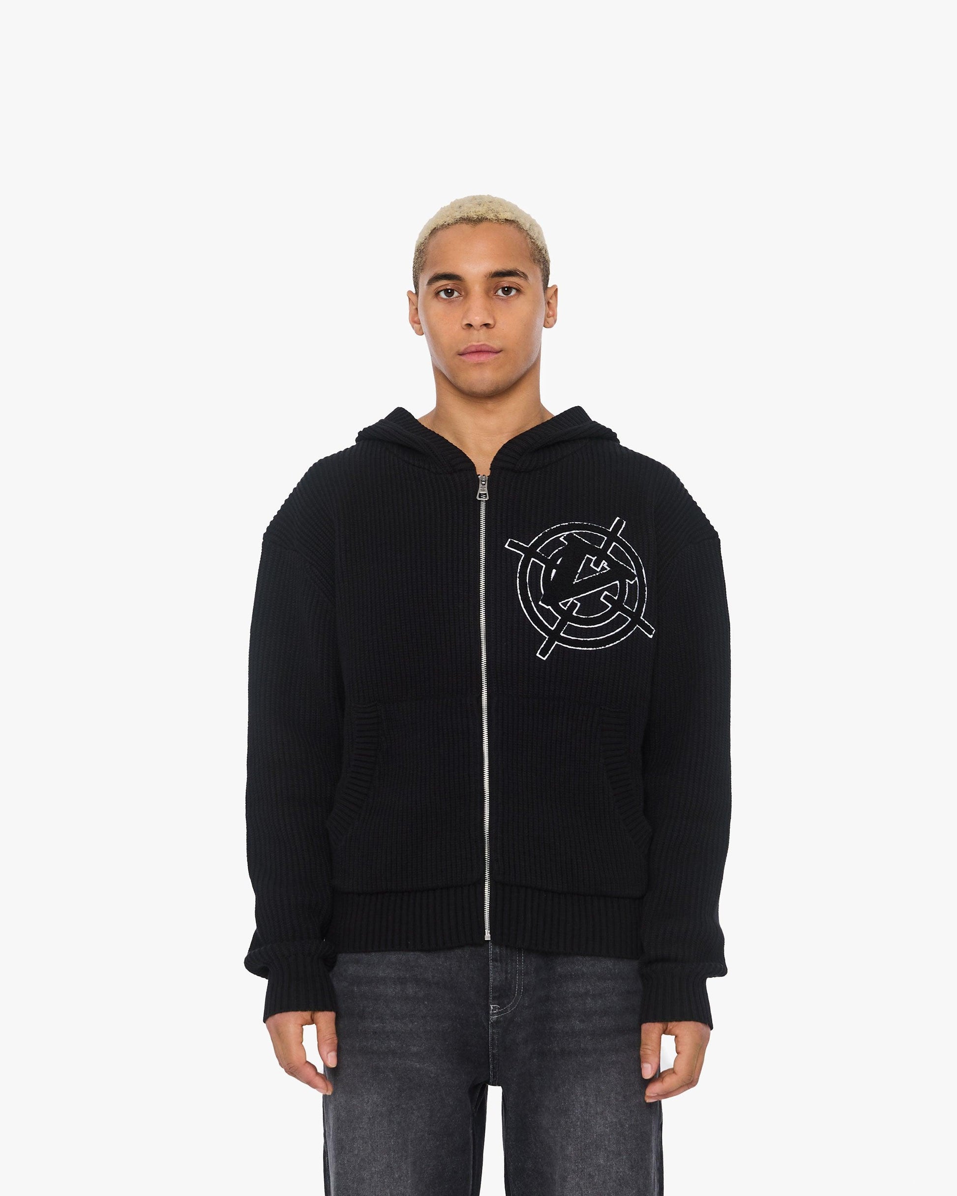 V-LOGO KNIT ZIP HOODIE BLACK - VICINITY