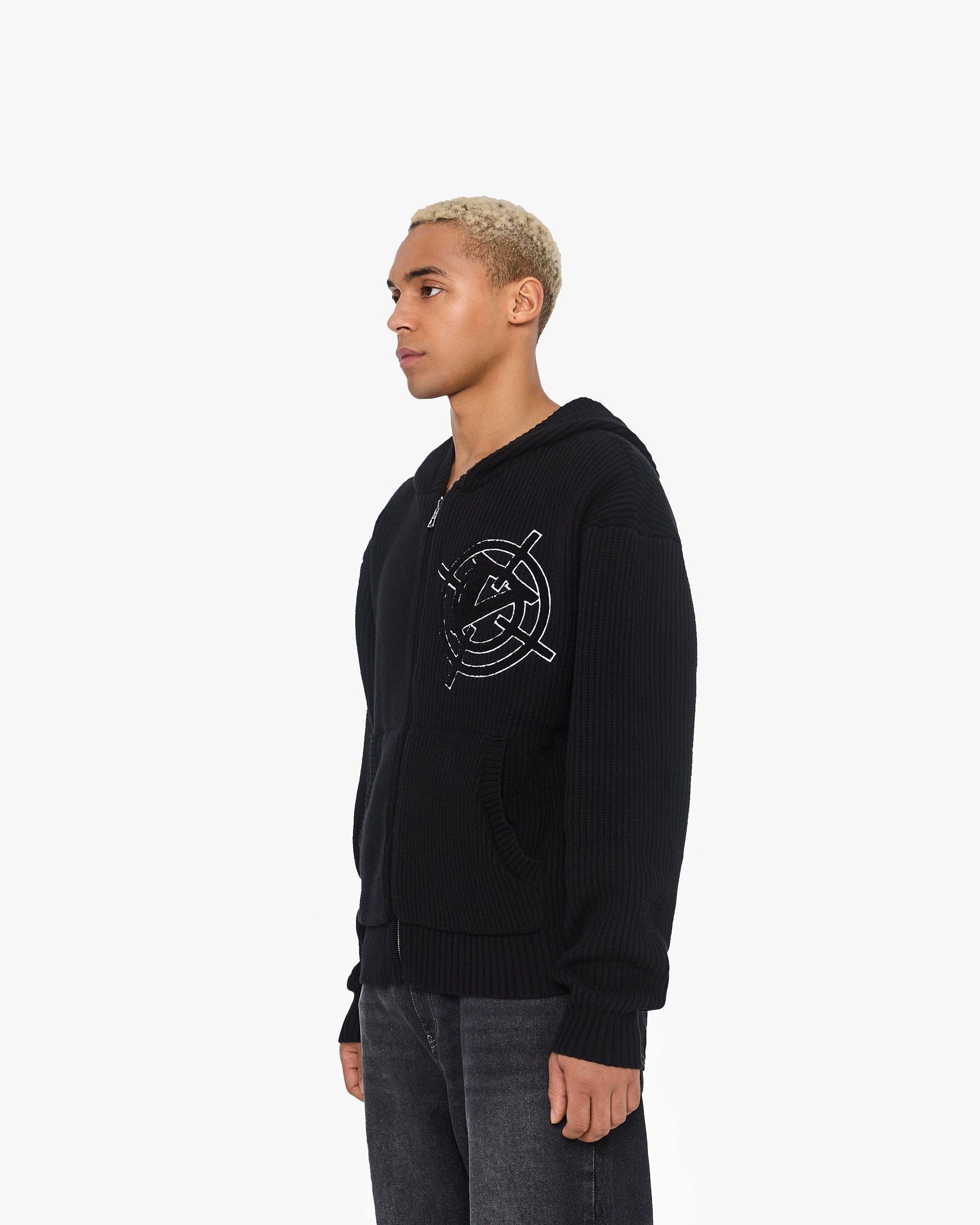 V-LOGO KNIT ZIP HOODIE BLACK - VICINITY