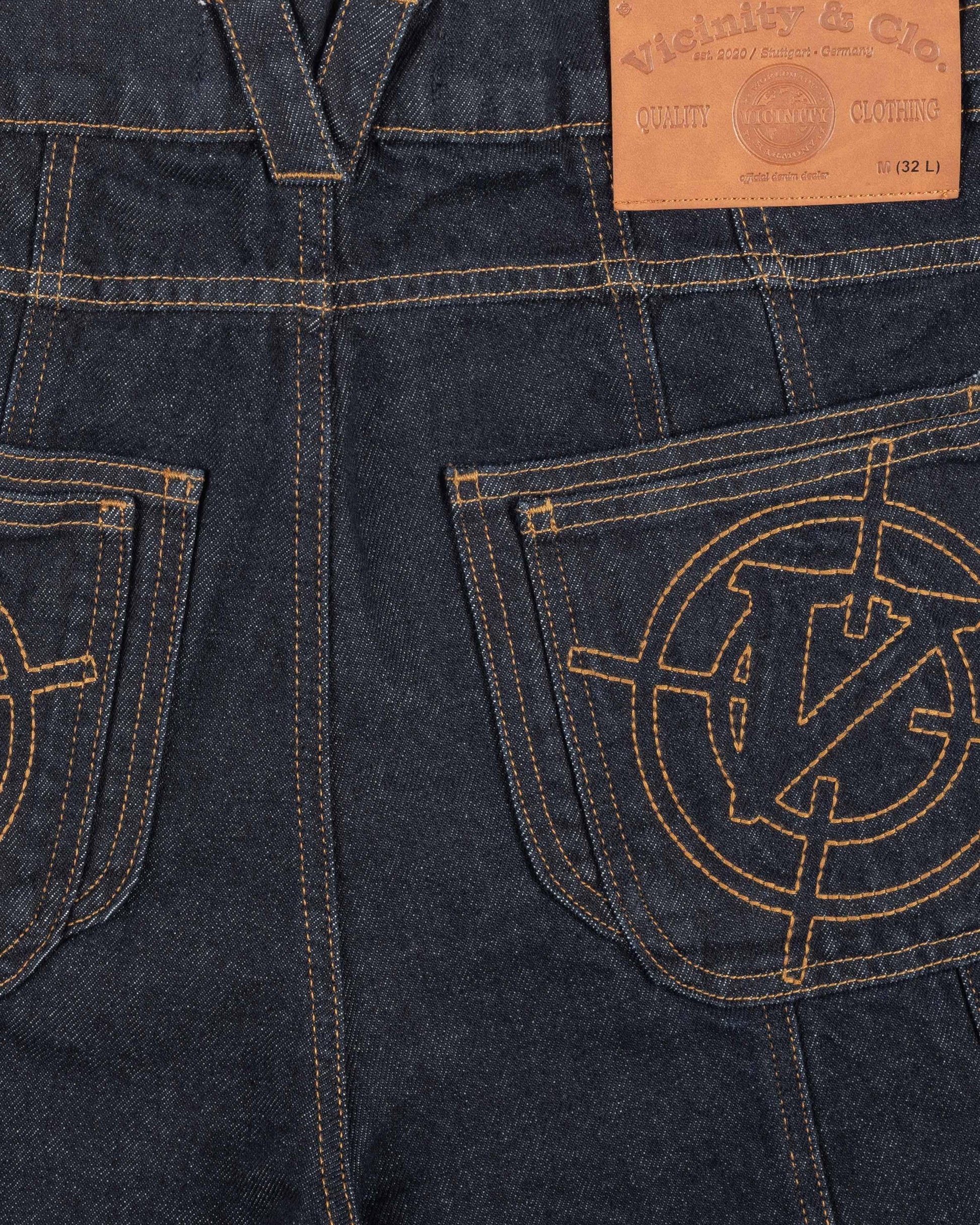 V-LOGO RAW JORTS - VICINITY