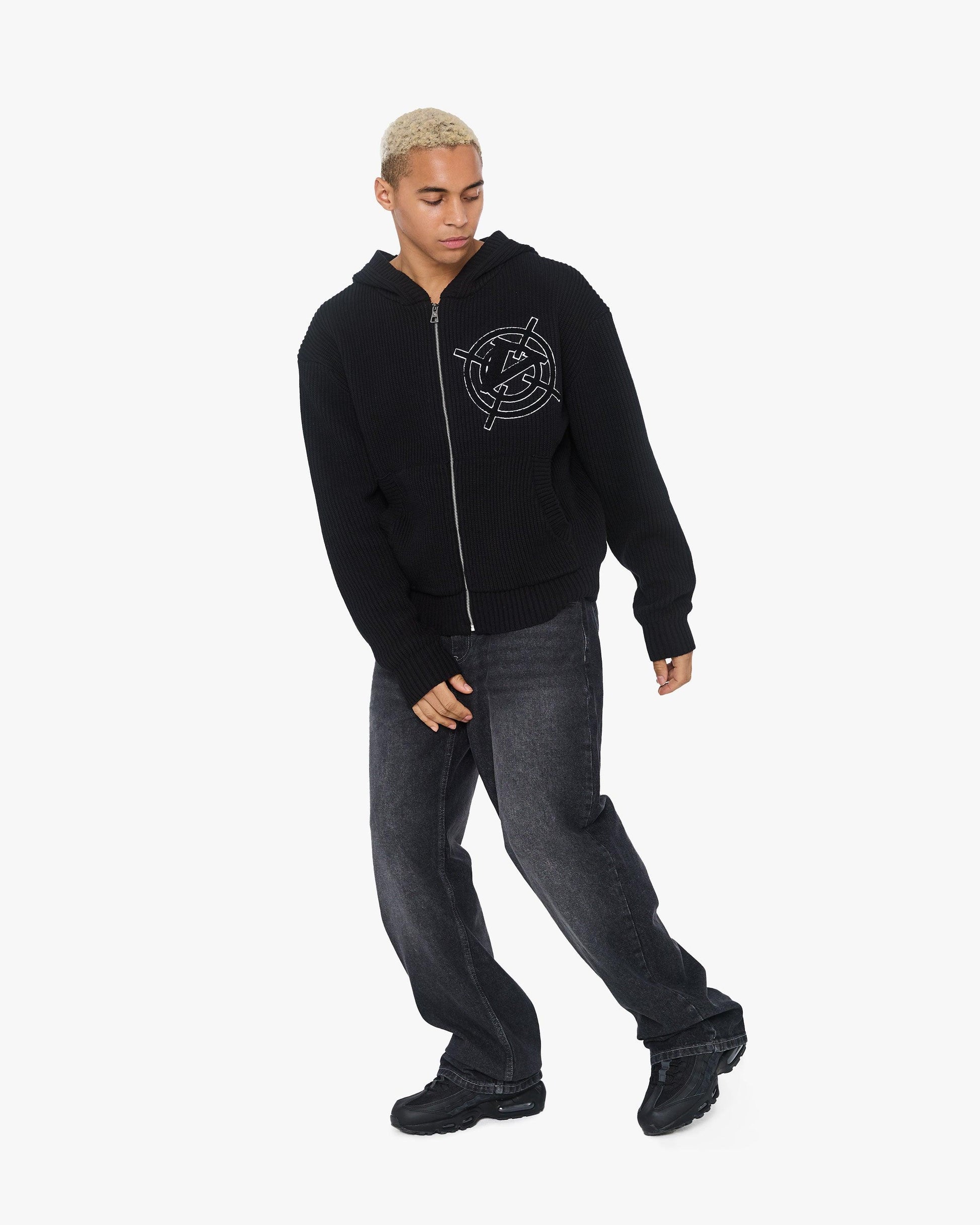 V-LOGO KNIT ZIP HOODIE BLACK - VICINITY