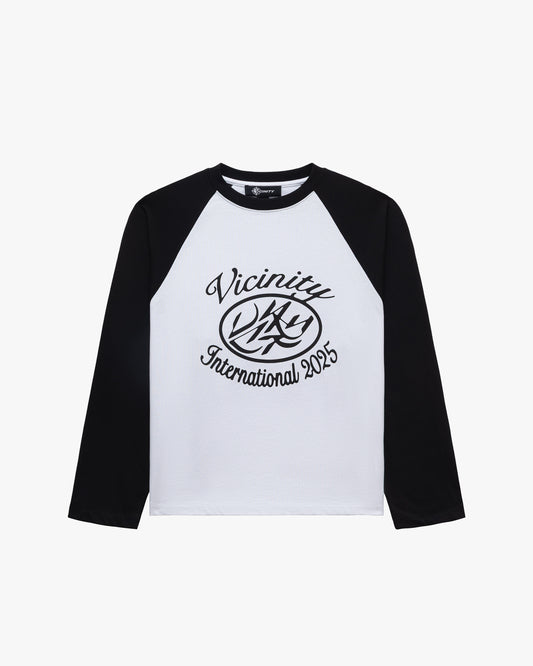 INTERNATIONAL LONGSLEEVE BLACK/WHITE