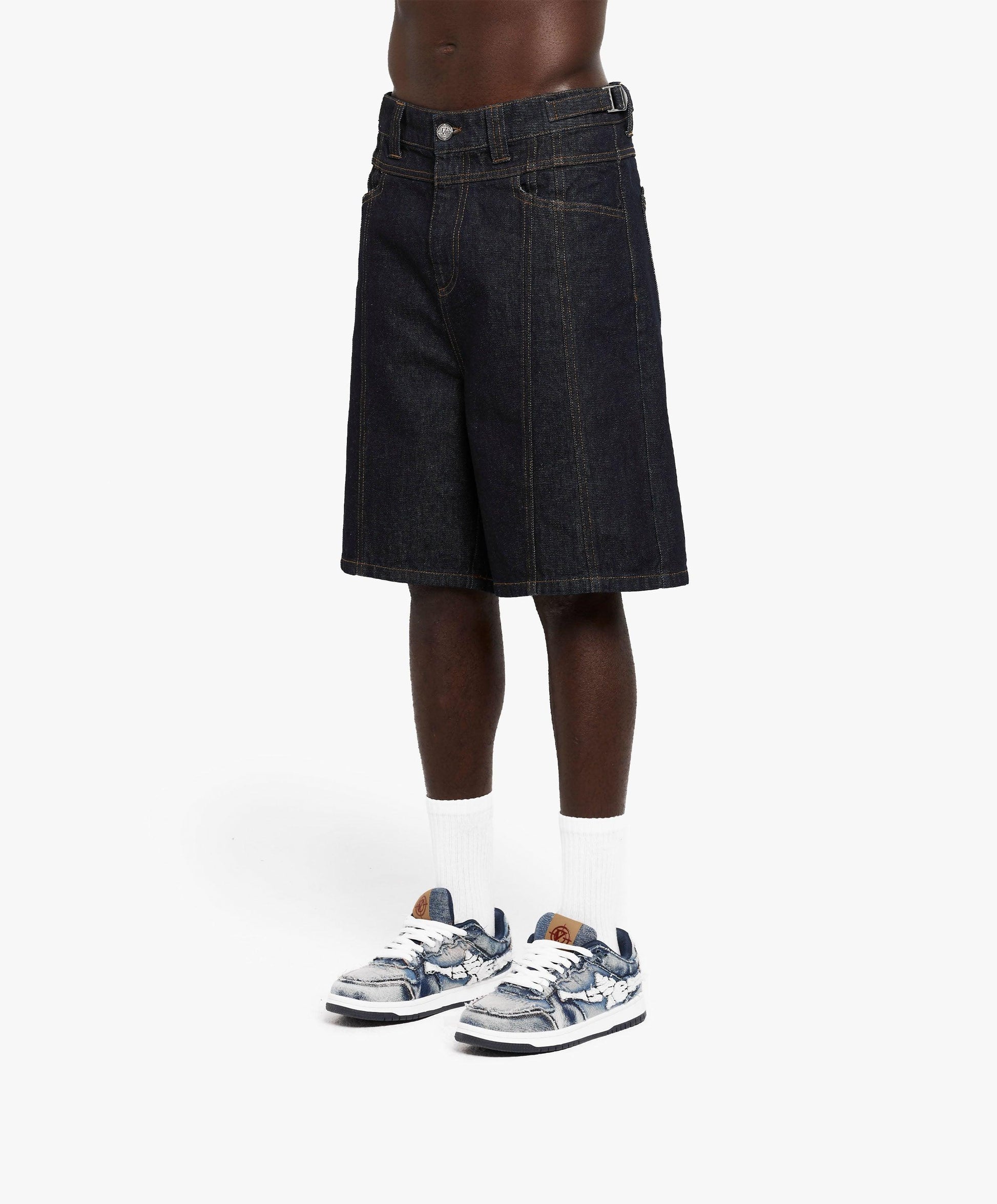 V-LOGO RAW JORTS - VICINITY