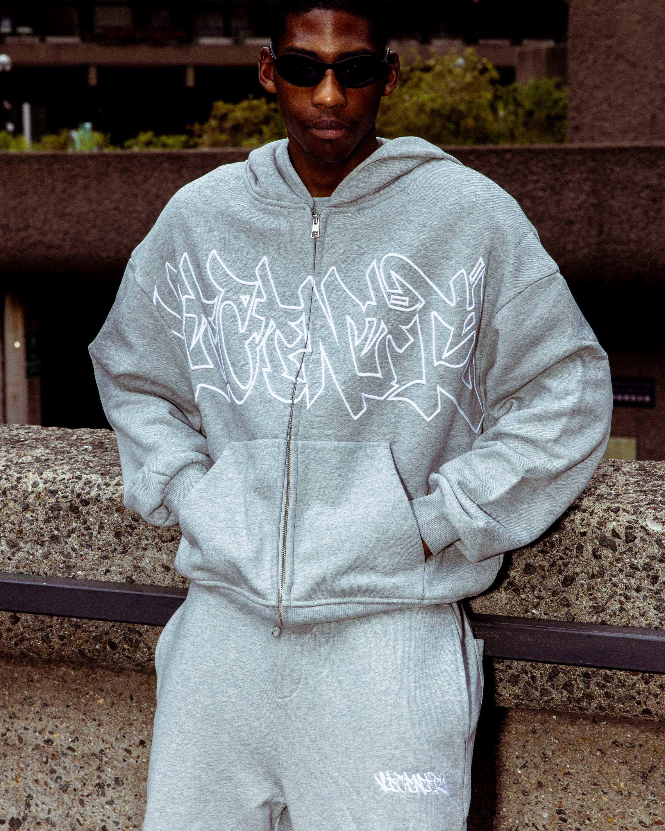GRAFFITI ZIP-HOODIE GREY MELANGE – VICINITY