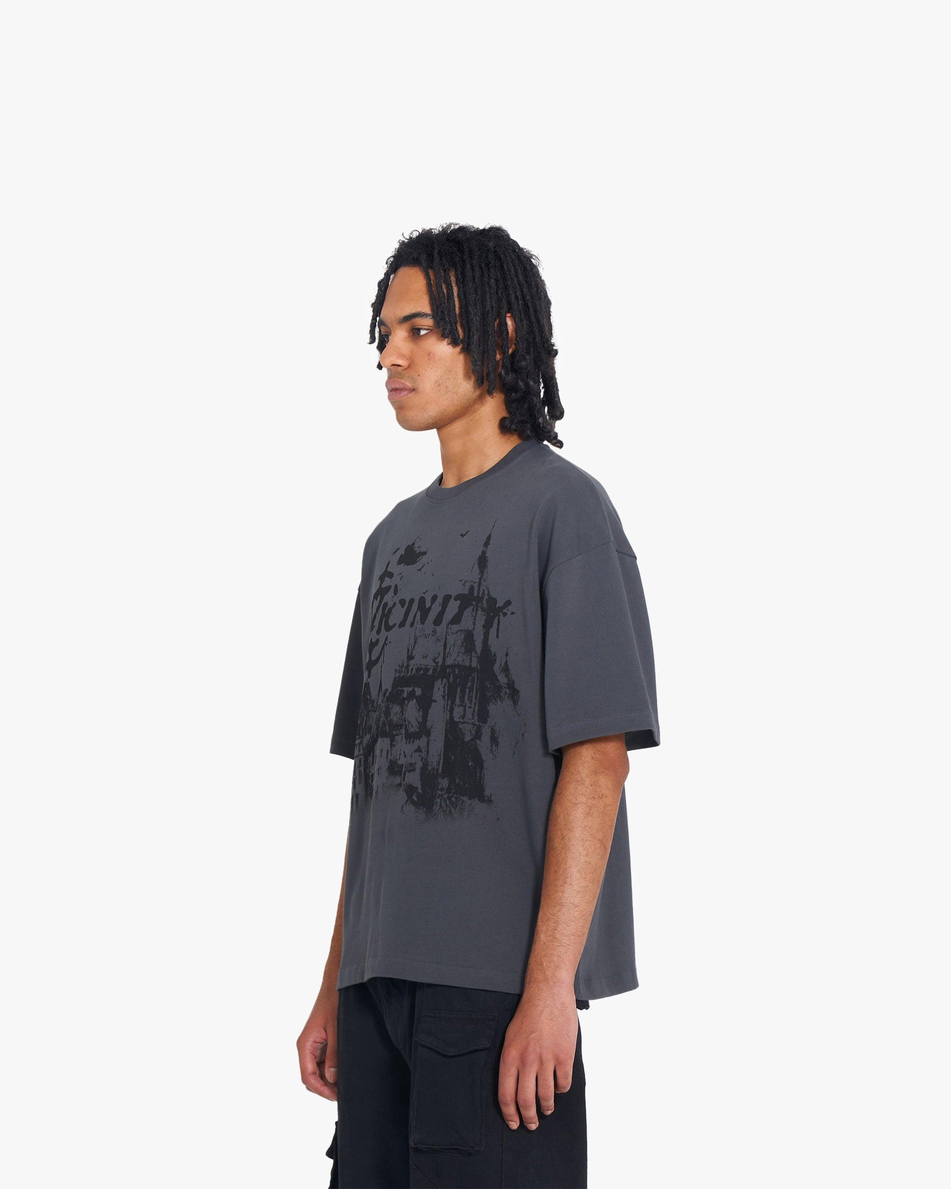 HAUNTED HOUSE TEE DARK GREY - VICINITY