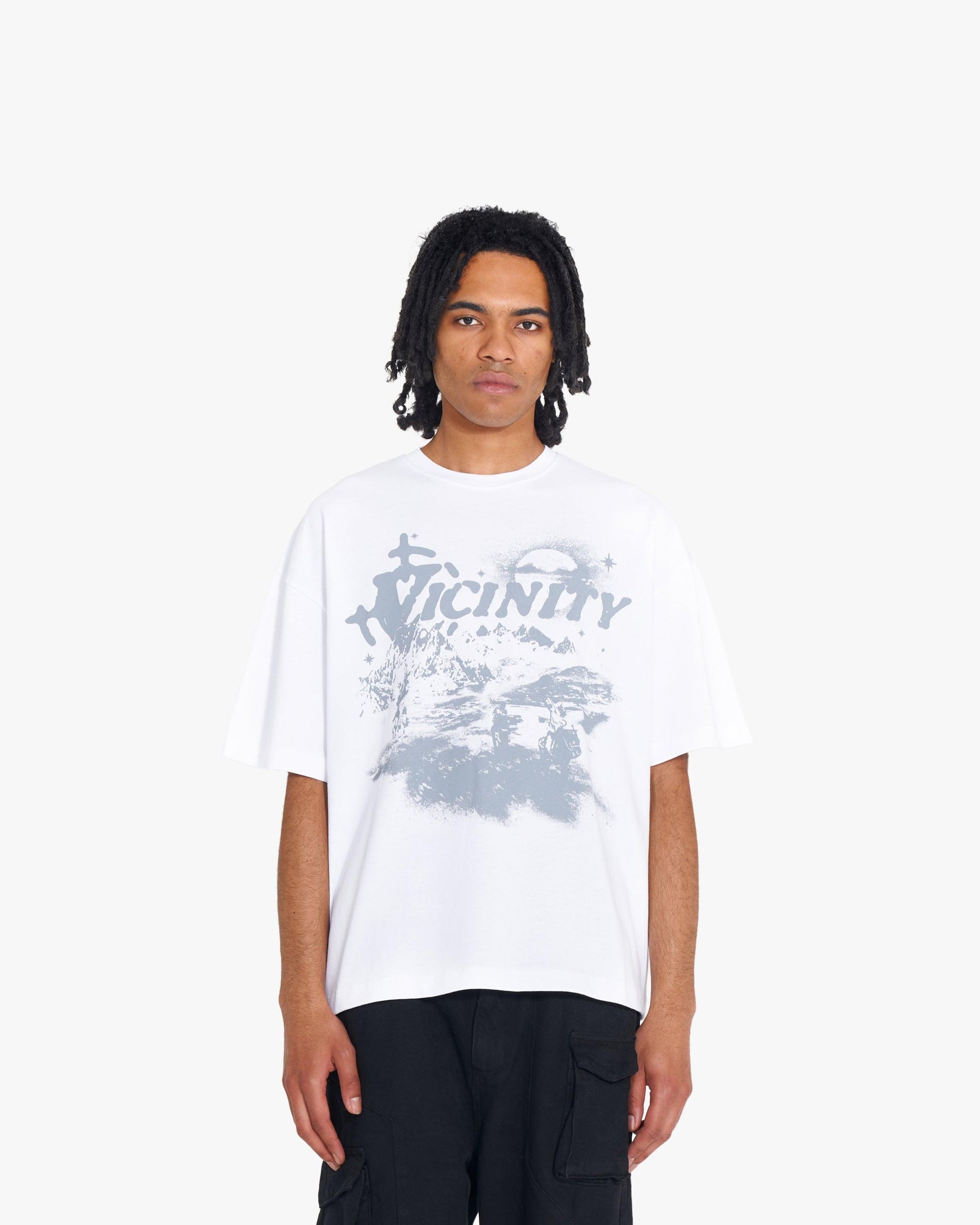 HIDDEN HILLS TEE WHITE - VICINITY